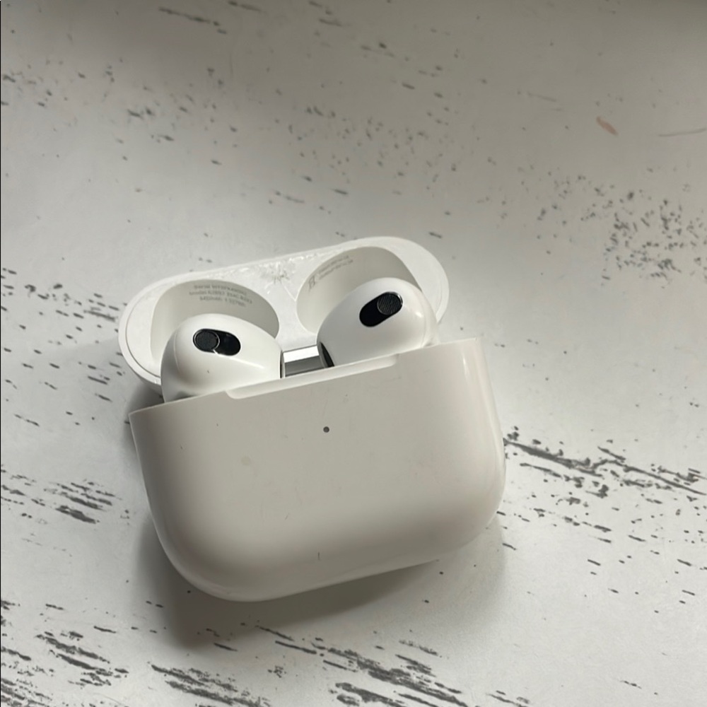 3rd Gen Apple AirPods